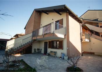 Villa bifamiliare