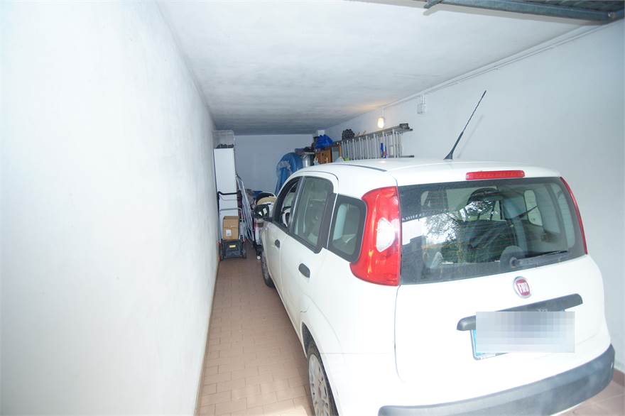 Photo 33
