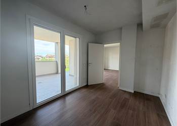 NUOVA COSTRUZIONE 3 LOCALI CON BOX E CANTINA